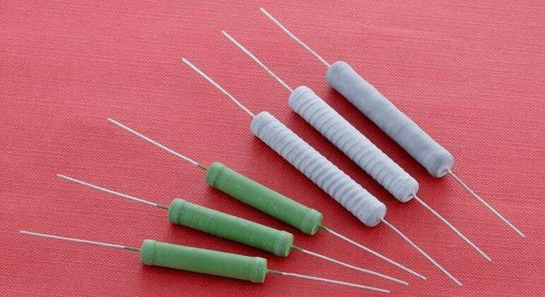 線繞電阻器